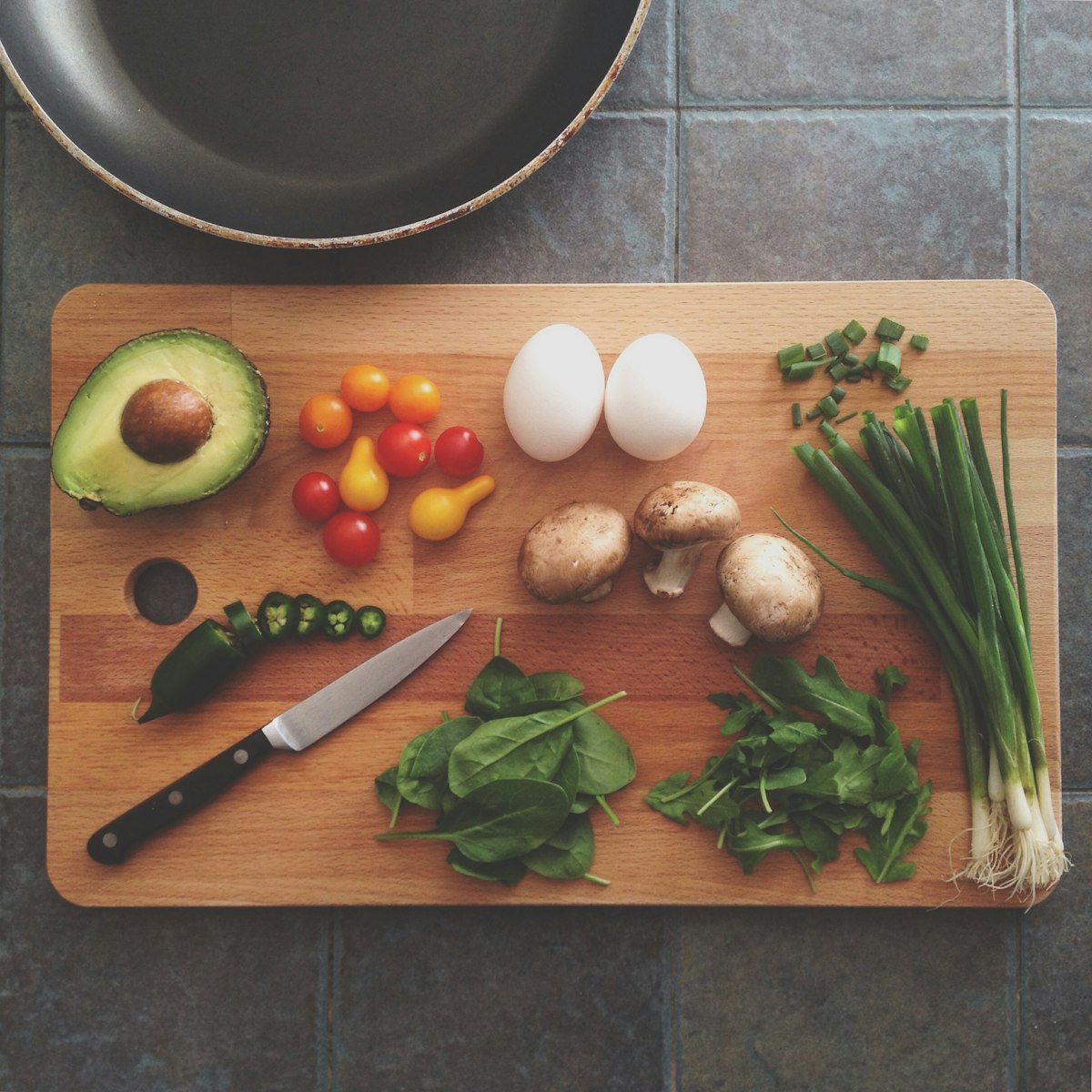 Real foods your body recognises, not lab isolates.